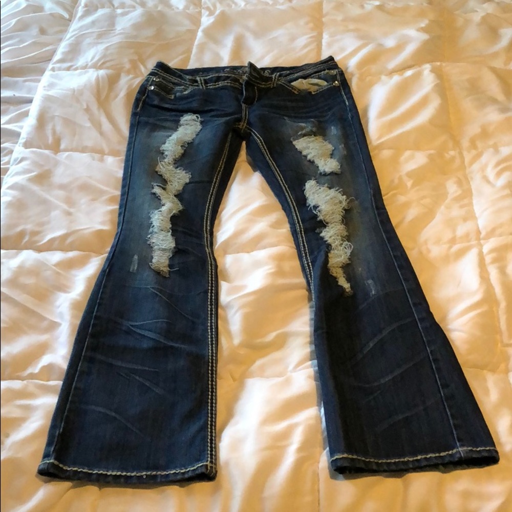 Distressed wife leg jeans